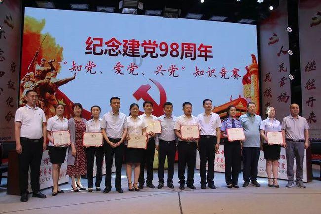 孙卓20岁生日露面，被亲妈喂胖40斤太幸福，家里又多了一个人爱他